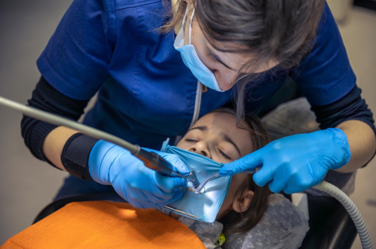 What to Do in a Dental Emergency: Finding an Emergency Dentist in Toronto