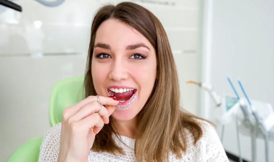 Navigating the Subtle Art of Invisalign for Enhanced Oral Comfort