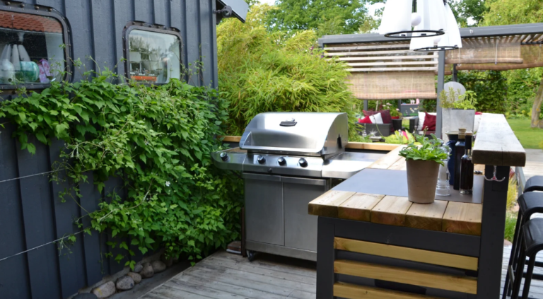 Smart Design: Integrating Technology into Outdoor Kitchens